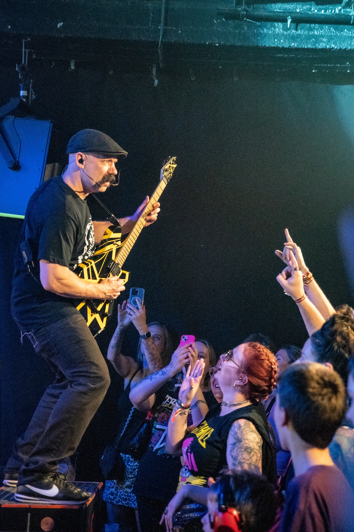 Zebrahead @ Club AFF, picture 18, photographed by Anoek Houben - FrontView Magazine