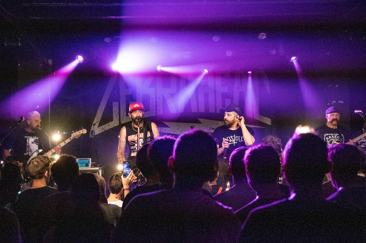 Zebrahead @ Club AFF, picture 26, photographed by Anoek Houben - FrontView Magazine