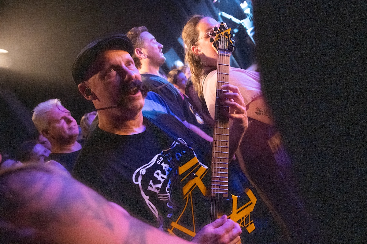 Zebrahead @ Club AFF, picture 32, photographed by Anoek Houben - FrontView Magazine