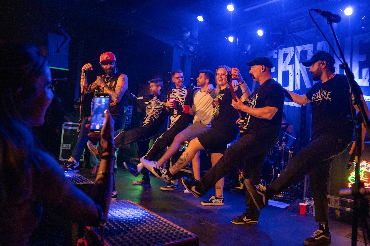 Zebrahead @ Club AFF, picture 34, photographed by Anoek Houben - FrontView Magazine