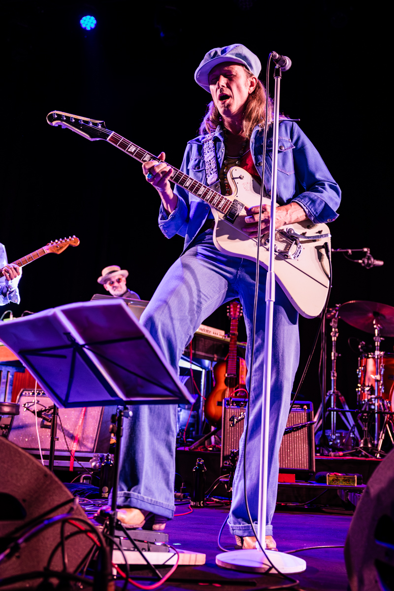Stef Kamil Carlens & The Gates of Eden @ Gent Jazz, picture 7, photographed by Dorien Goetschalckx - FrontView Magazine