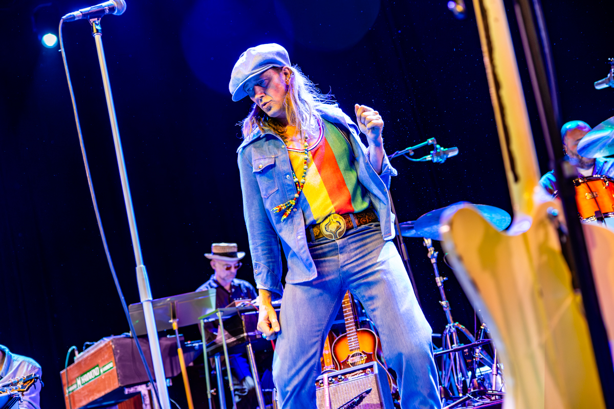 Stef Kamil Carlens & The Gates of Eden @ Gent Jazz, picture 9, photographed by Dorien Goetschalckx - FrontView Magazine