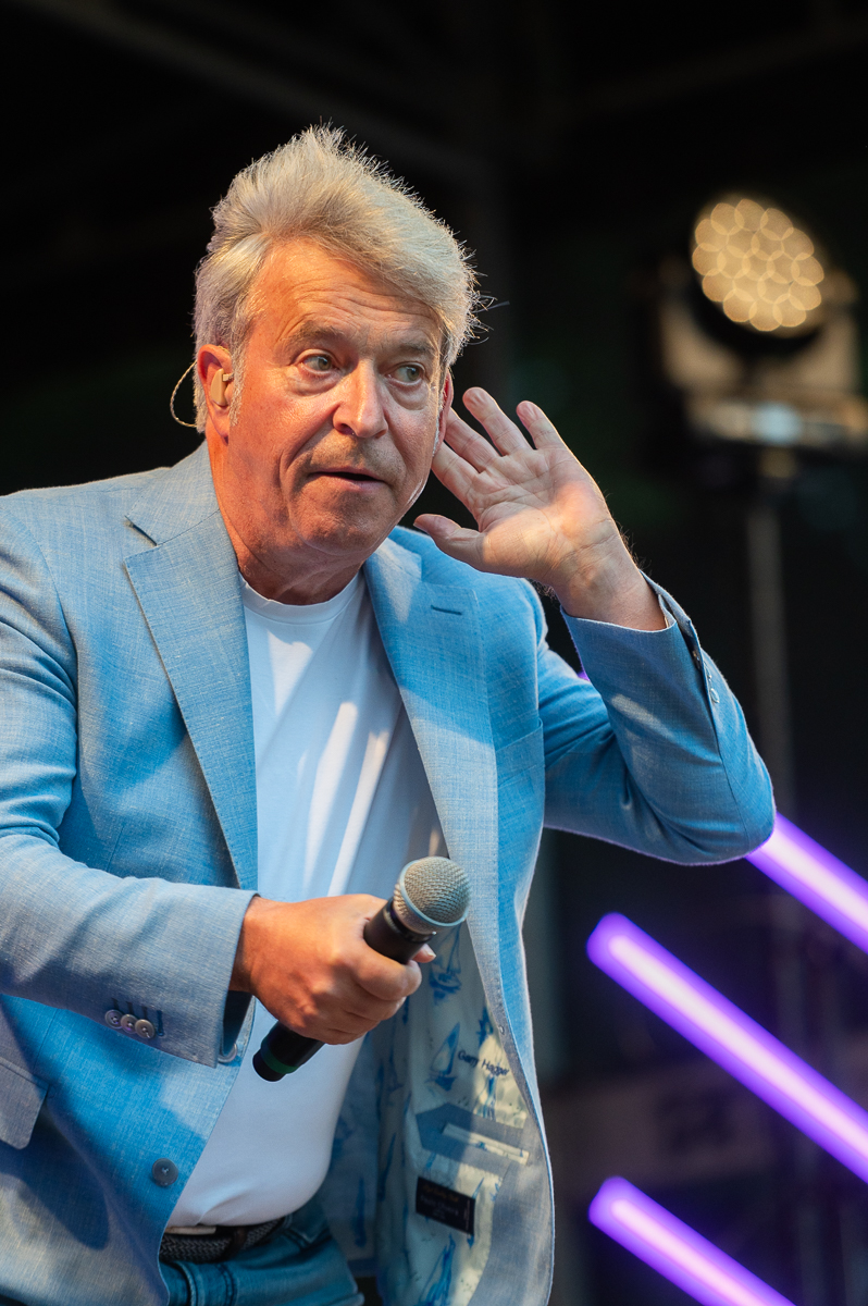 Garry Hagger @ Vlaanderen zingt Stabroek, picture 5, photographed by Dimitri Vanlommel - FrontView Magazine