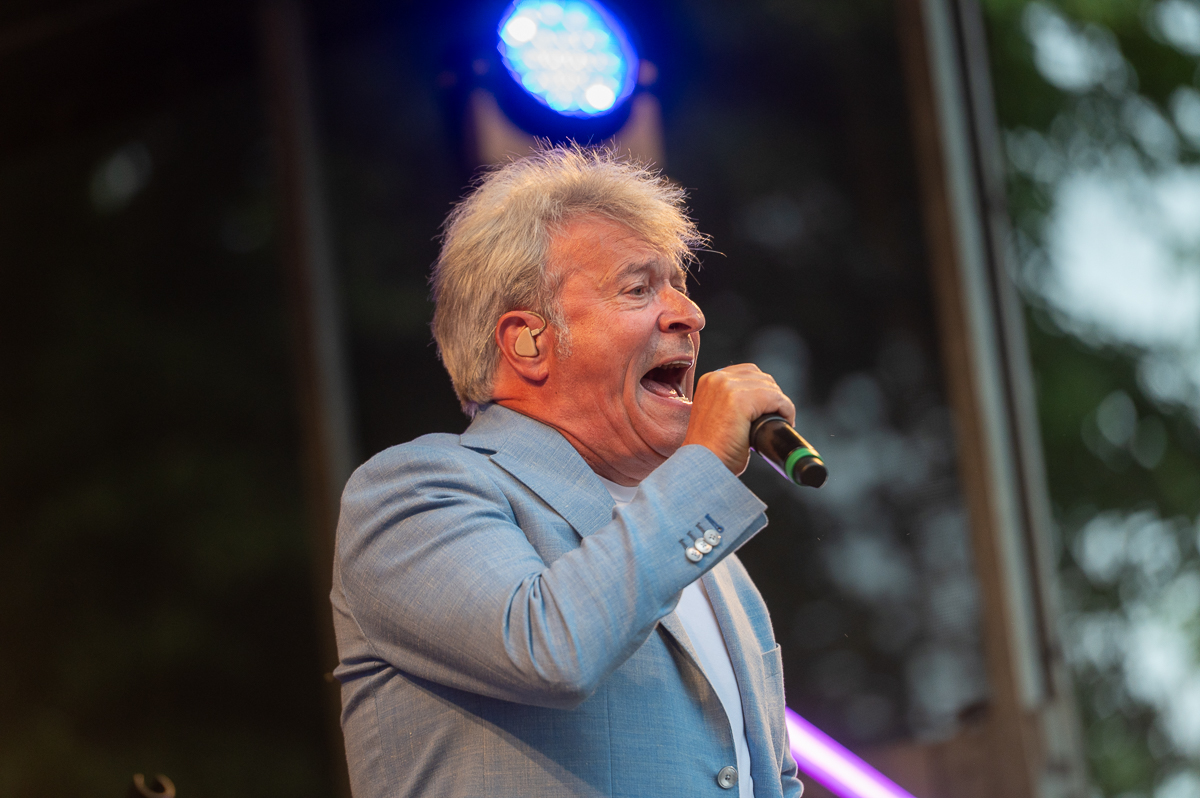 Garry Hagger @ Vlaanderen zingt Stabroek, picture 6, photographed by Dimitri Vanlommel - FrontView Magazine