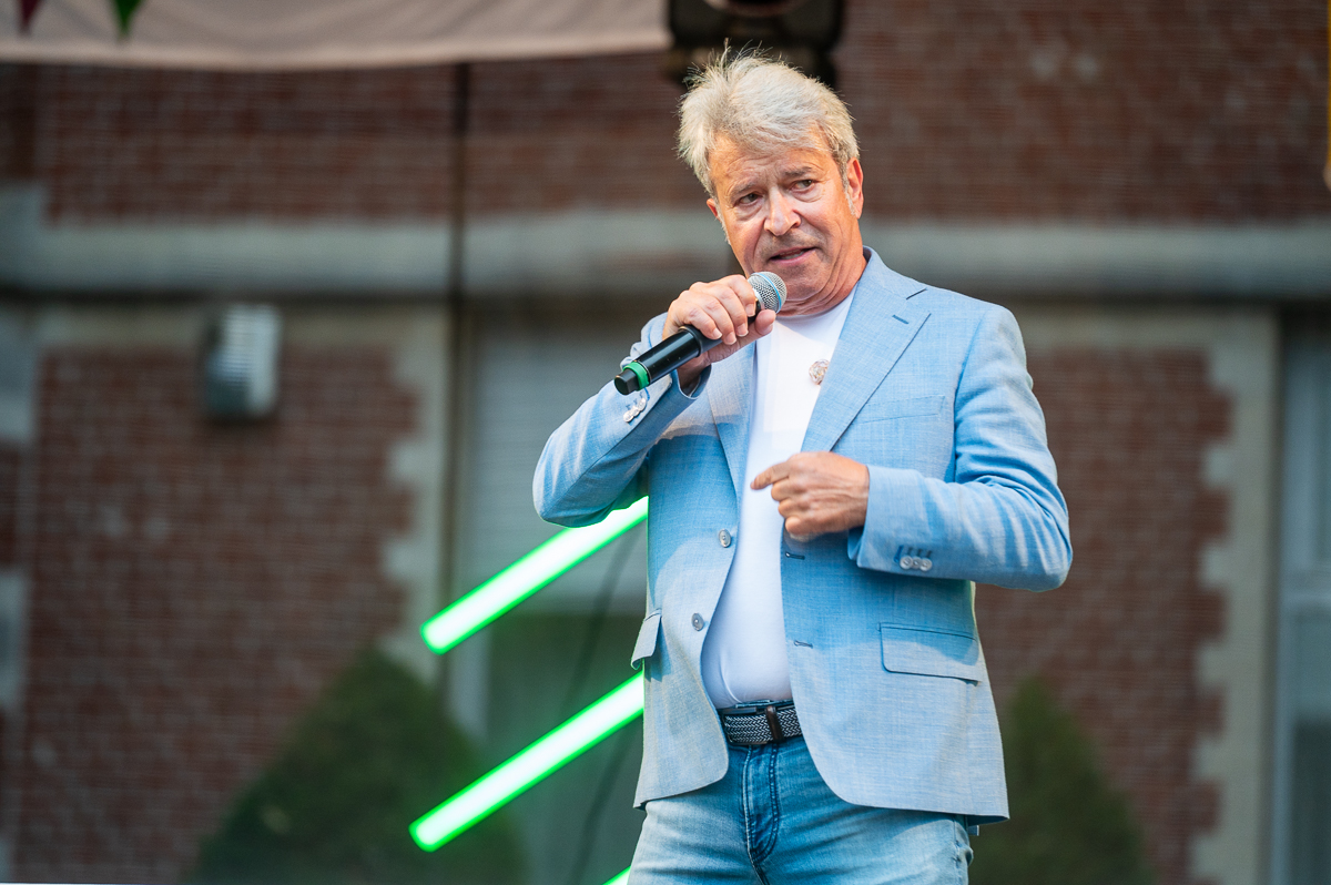 Garry Hagger @ Vlaanderen zingt Stabroek, picture 17, photographed by Dimitri Vanlommel - FrontView Magazine