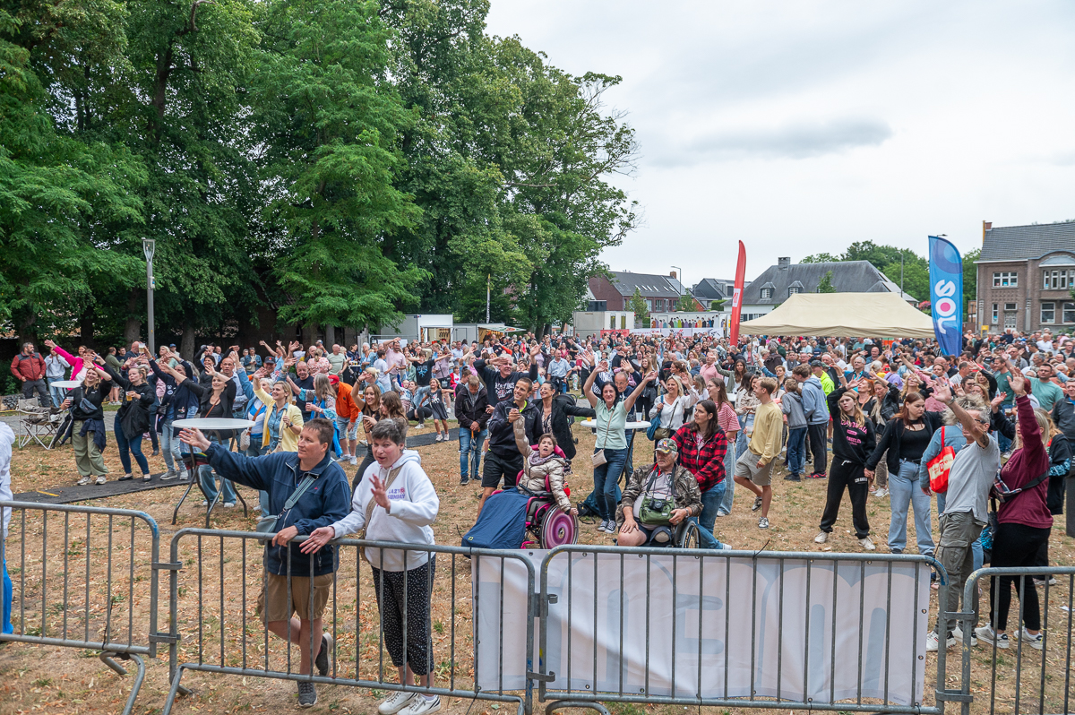 Garry Hagger @ Vlaanderen zingt Stabroek, picture 22, photographed by Dimitri Vanlommel - FrontView Magazine