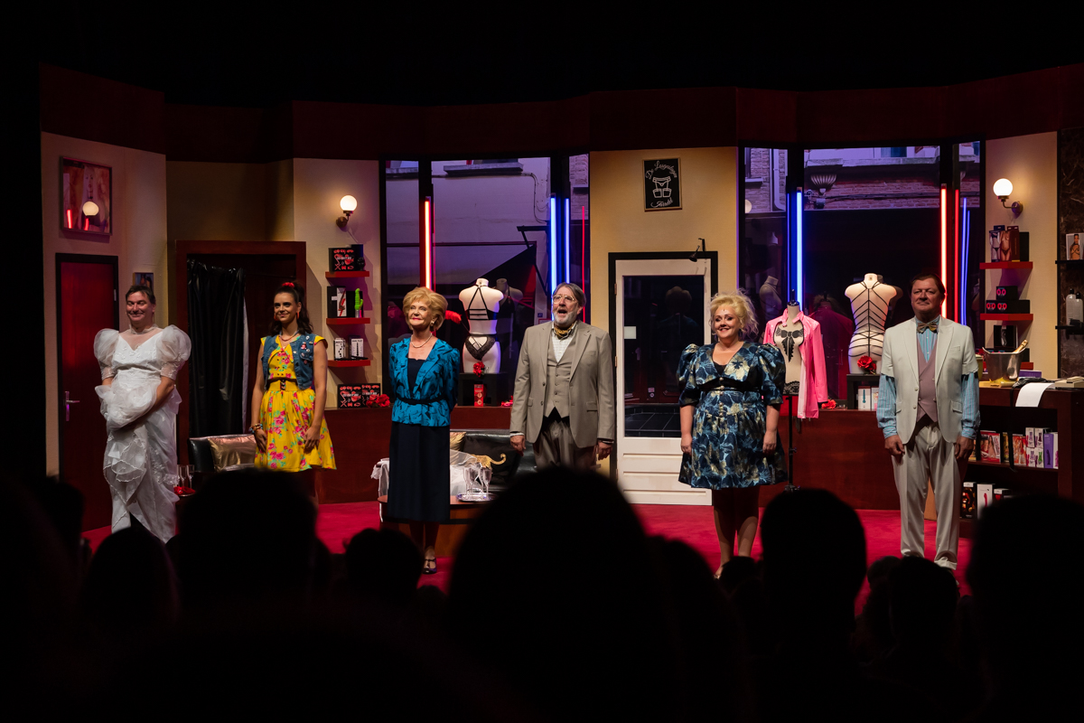 Première Schipperskwartier @ Fakkeltheater - Rode Zaal, picture 1, photographed by Goele Bormans - FrontView Magazine