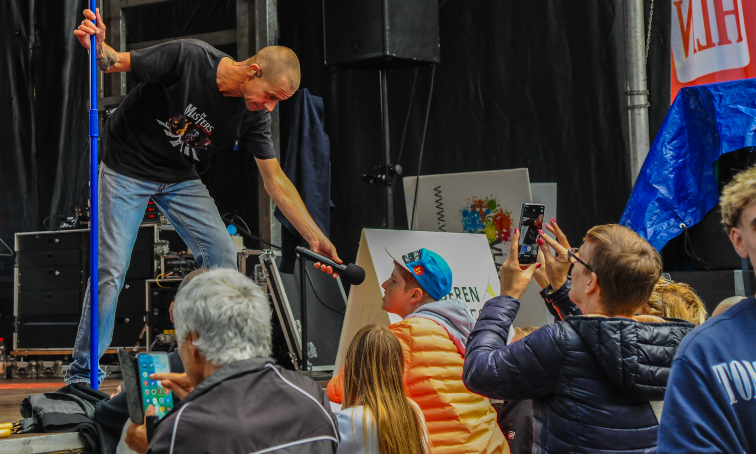 Sam Gooris @ Vlaanderen Zingt Deurne, picture 6, photographed by Peter Minnebo - FrontView Magazine