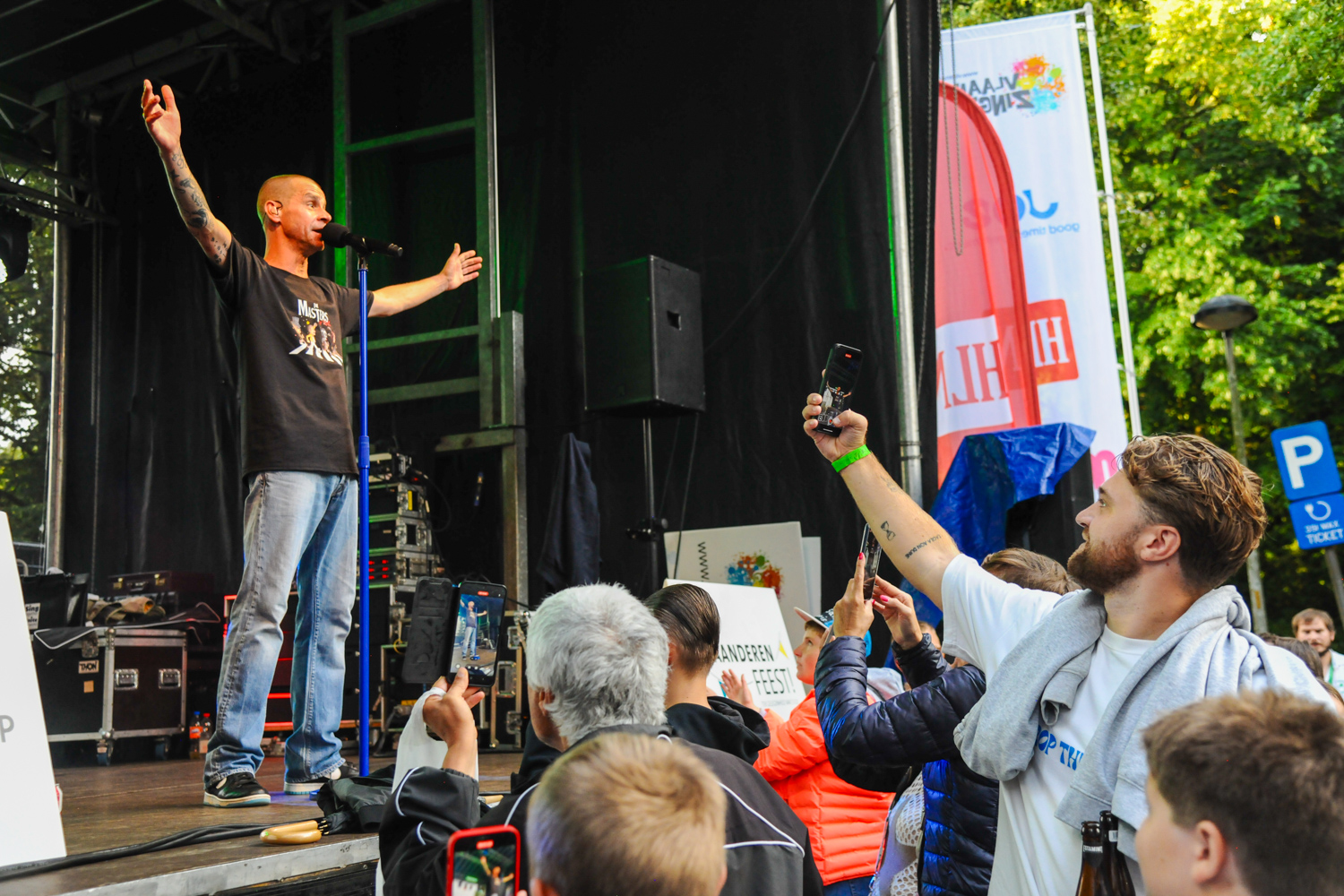 Sam Gooris @ Vlaanderen Zingt Deurne, picture 9, photographed by Peter Minnebo - FrontView Magazine
