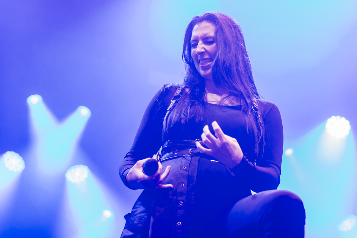 Unleash The Archer @ Pirate Metal Party, picture 11, photographed by Dorien Goetschalckx - FrontView Magazine