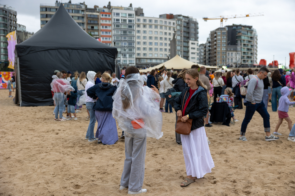 sfeerbeelden @ summerlove Oostende, picture 1, photographed by Peter Casie - FrontView Magazine