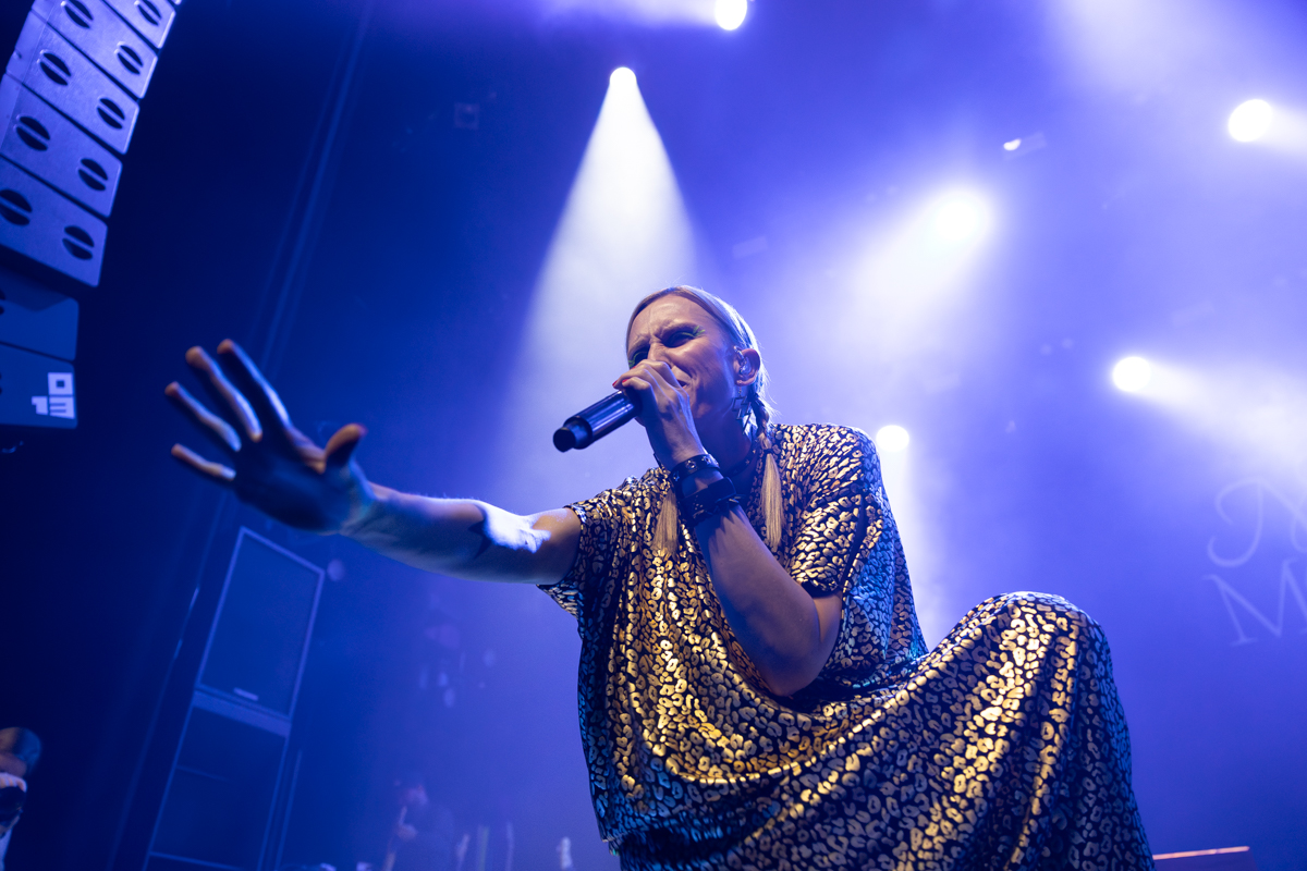 Mother Mother @ 013, picture 8, photographed by Dorien Goetschalckx - FrontView Magazine