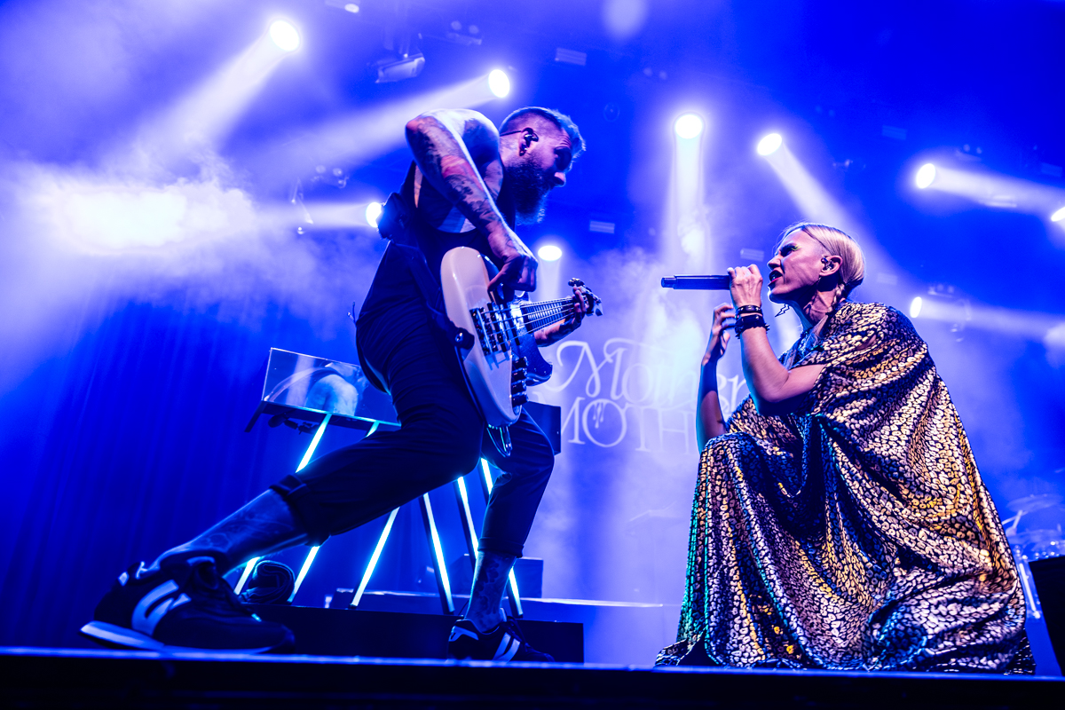 Mother Mother @ 013, picture 10, photographed by Dorien Goetschalckx - FrontView Magazine