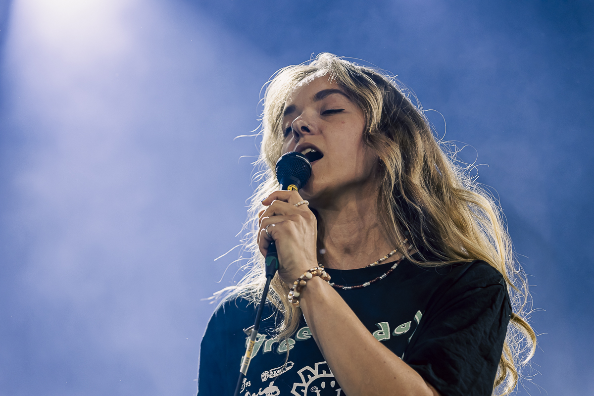 Alice Mae @ Rock Zottegem, picture 1, photographed by Peter Smet - FrontView Magazine