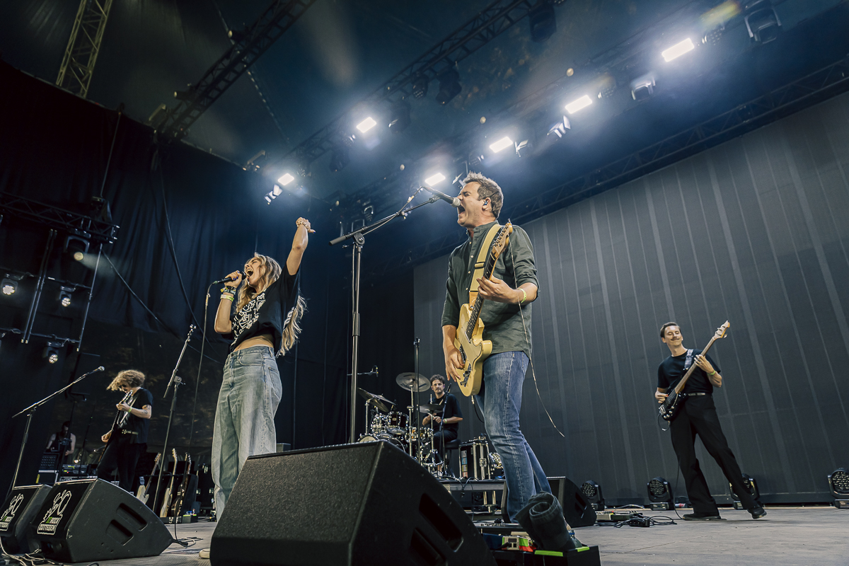 Alice Mae @ Rock Zottegem, picture 2, photographed by Peter Smet - FrontView Magazine