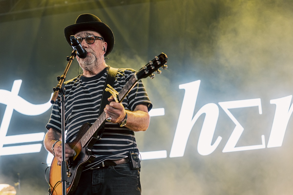 Fischer-Z @ Rock Zottegem, picture 1, photographed by Peter Smet - FrontView Magazine