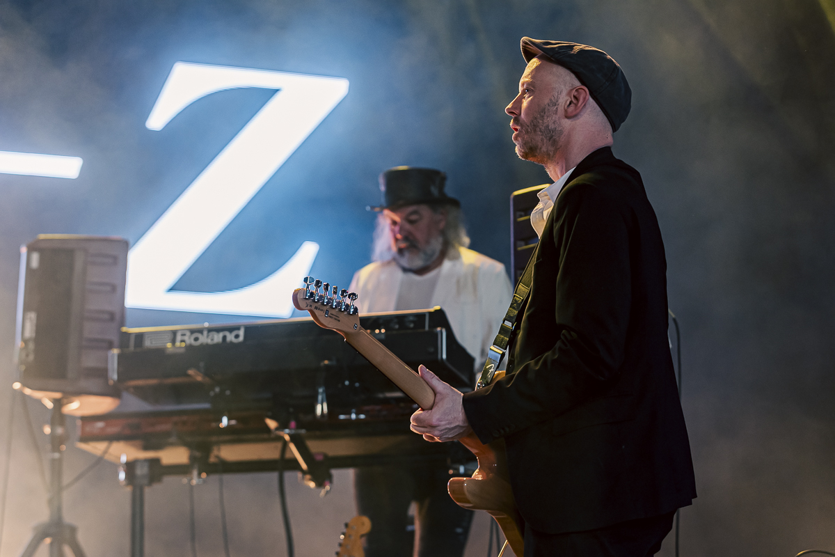 Fischer-Z @ Rock Zottegem, picture 4, photographed by Peter Smet - FrontView Magazine