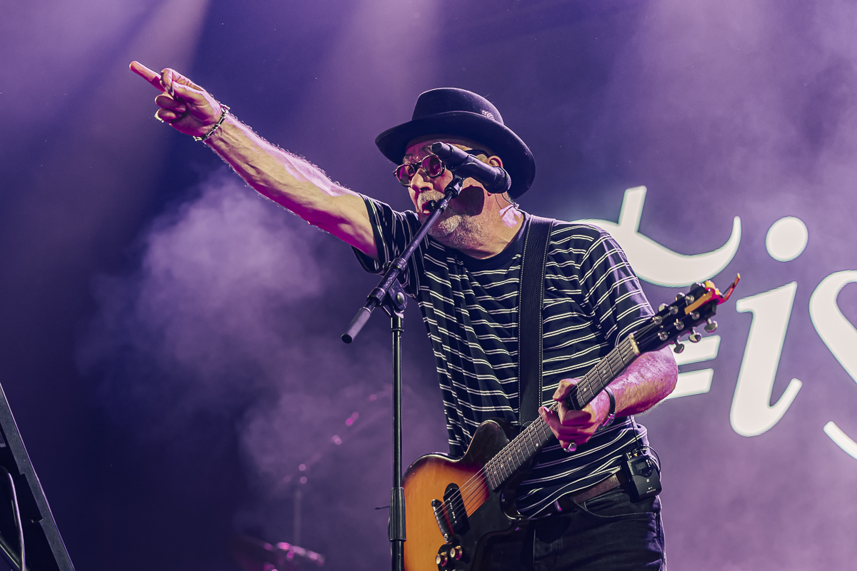 Fischer-Z @ Rock Zottegem, picture 5, photographed by Peter Smet - FrontView Magazine