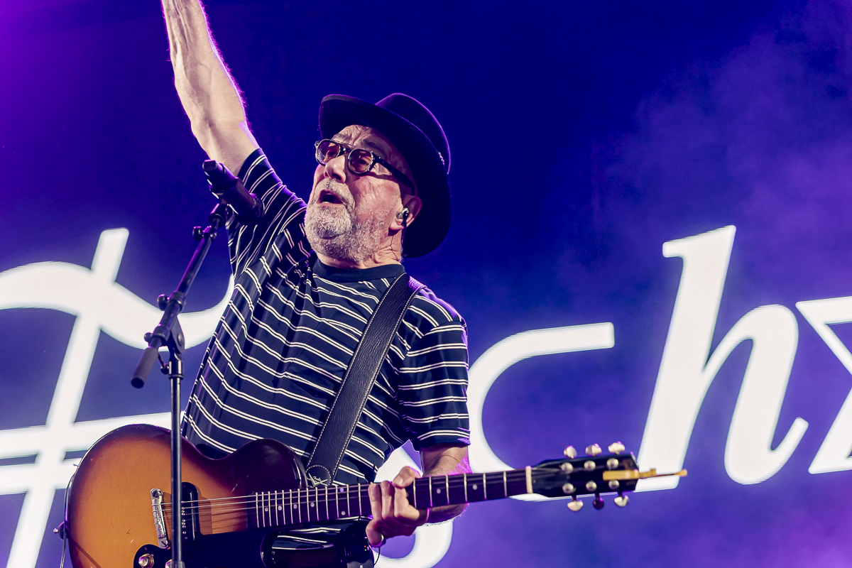 Fischer-Z @ Rock Zottegem, picture 9, photographed by Peter Smet - FrontView Magazine