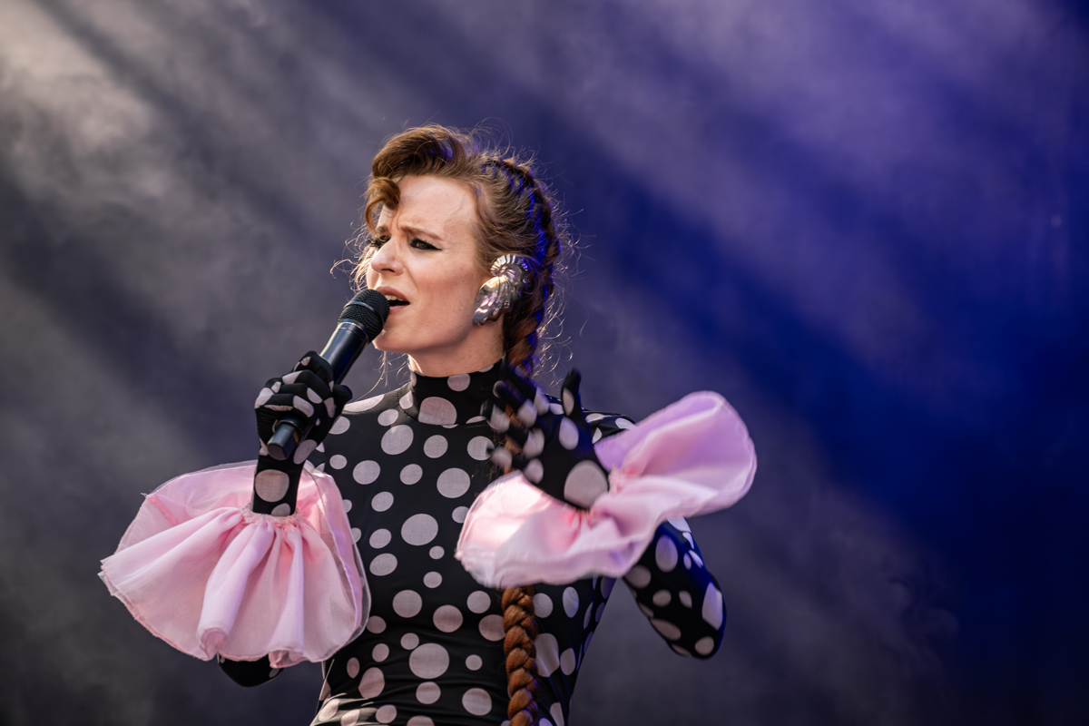 Merol @ Cactusfestival, picture 5, photographed by Bart Janssens - FrontView Magazine