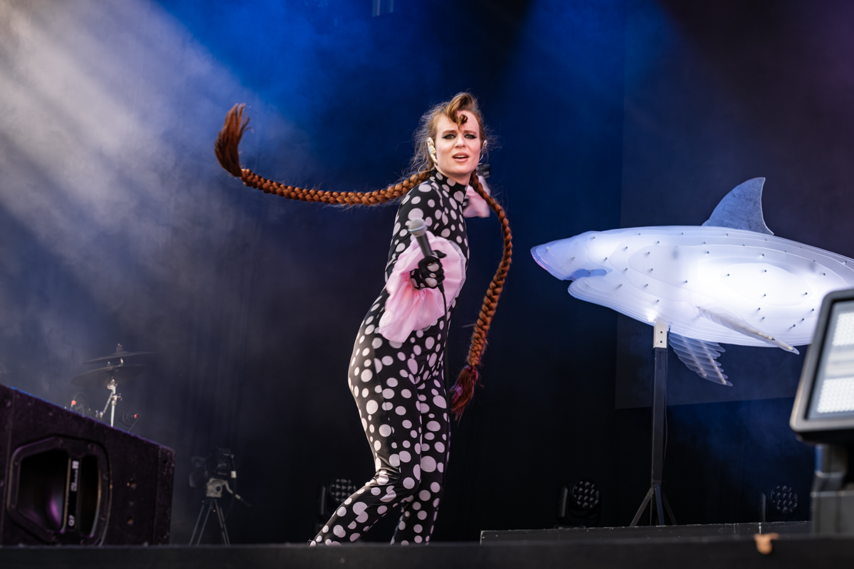 Merol @ Cactusfestival, picture 7, photographed by Bart Janssens - FrontView Magazine