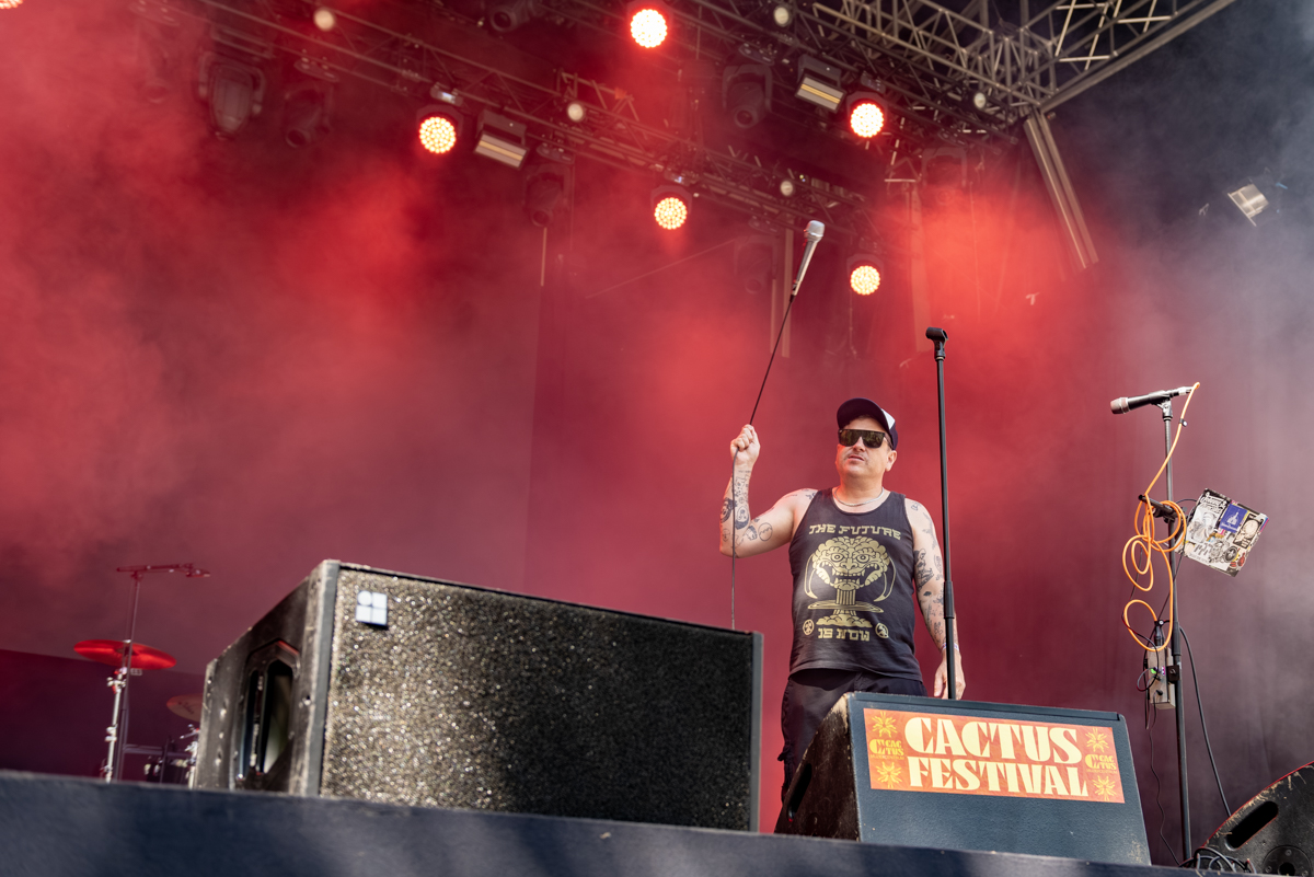 Warmduscher @ Cactusfestival, picture 5, photographed by Bart Janssens - FrontView Magazine