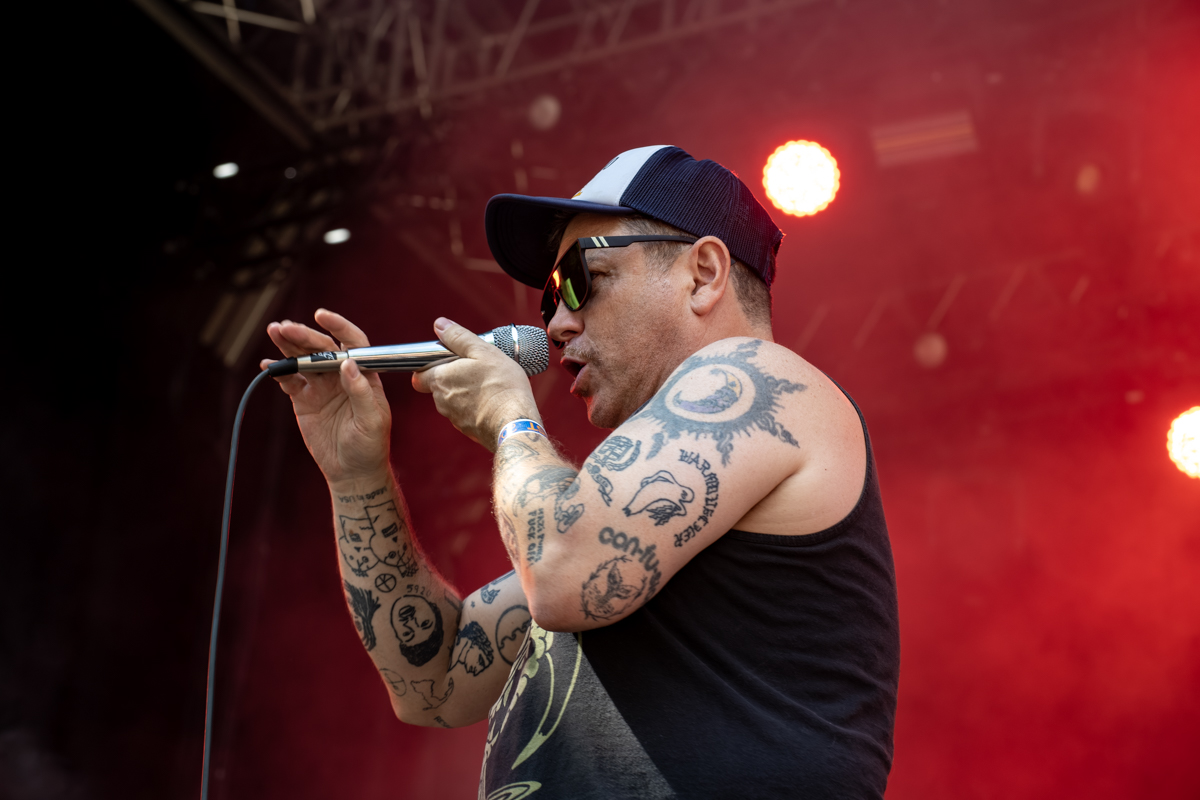 Warmduscher @ Cactusfestival, picture 9, photographed by Bart Janssens - FrontView Magazine