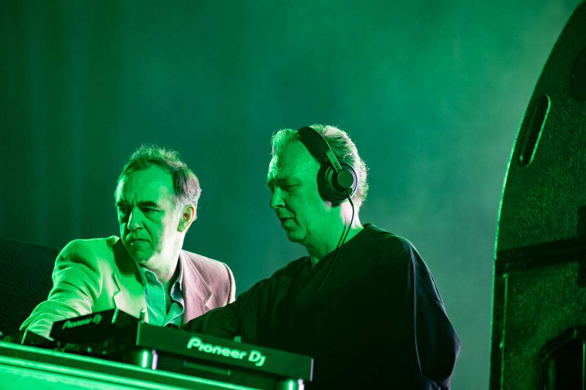 2manydjs @ Cactusfestival, picture 8, photographed by Bart Janssens - FrontView Magazine
