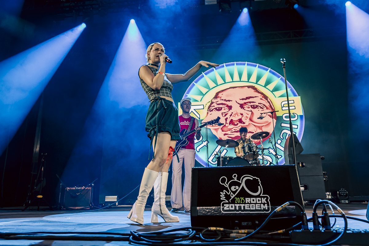 Kaat Van Stralen @ Rock Zottegem, picture 7, photographed by Peter Smet - FrontView Magazine