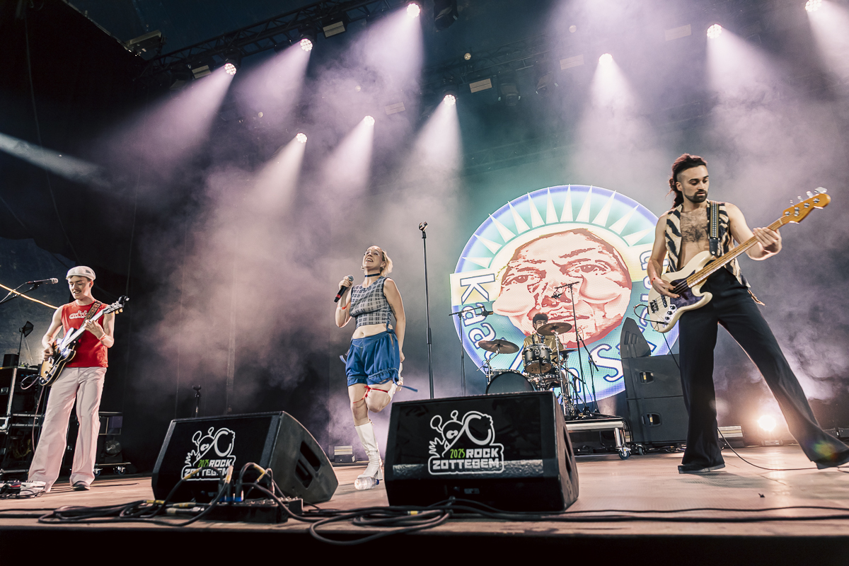 Kaat Van Stralen @ Rock Zottegem, picture 13, photographed by Peter Smet - FrontView Magazine