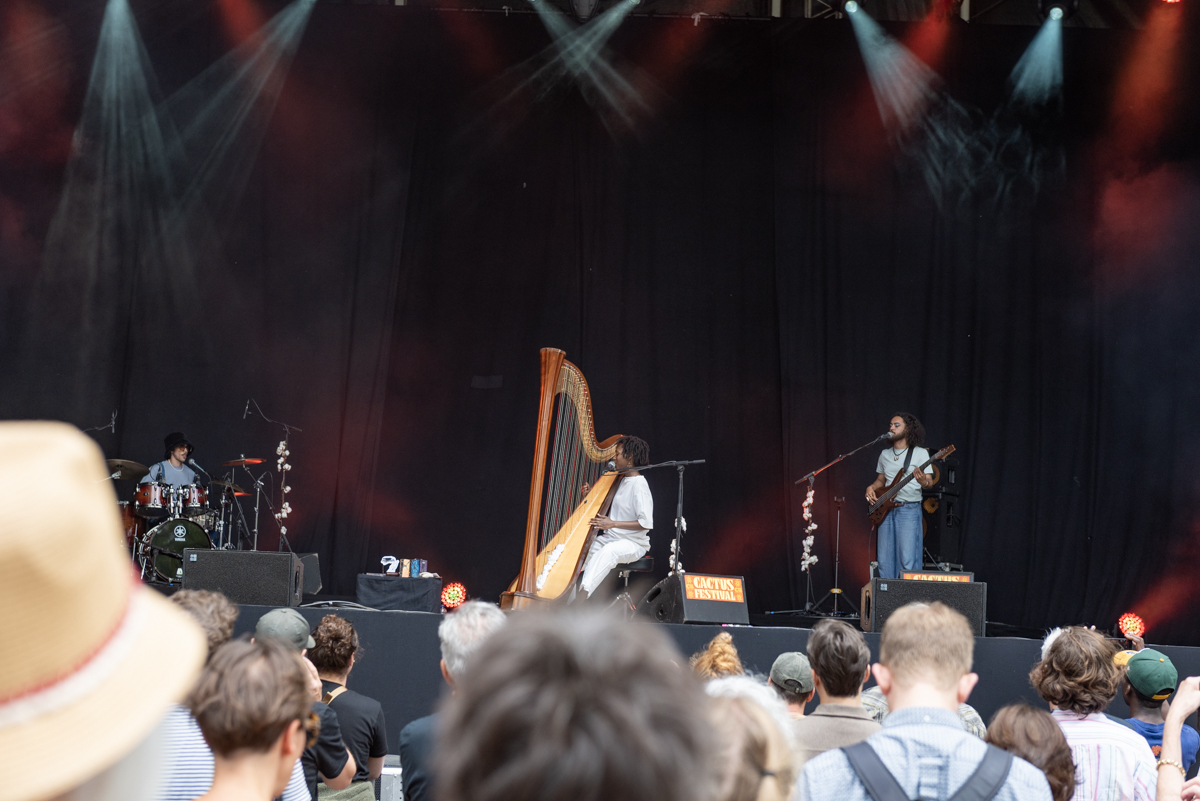 Sophye Soliveau @ Cactusfestival, foto 9, foto's door Bart Janssens - FrontView Magazine