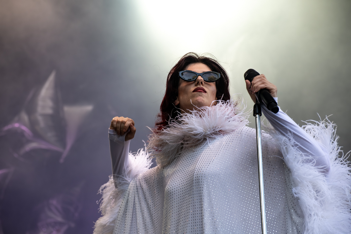 Sylvie Kreusch @ Cactusfestival, picture 8, photographed by Bart Janssens - FrontView Magazine