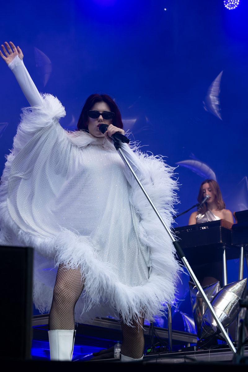 Sylvie Kreusch @ Cactusfestival, picture 9, photographed by Bart Janssens - FrontView Magazine