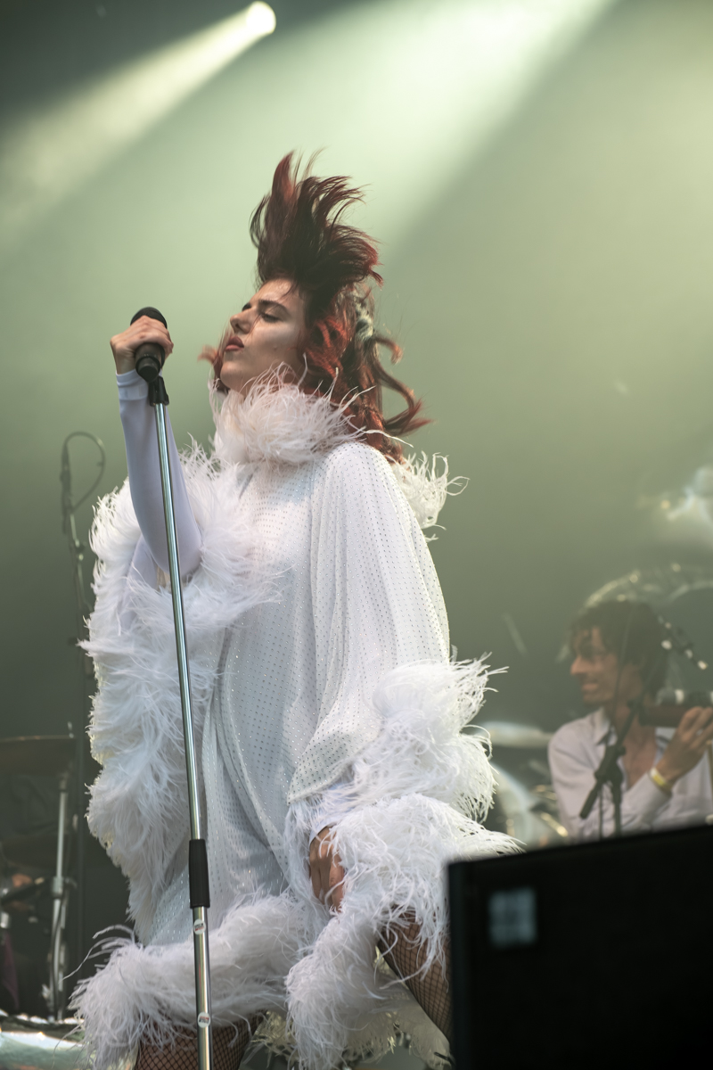 Sylvie Kreusch @ Cactusfestival, picture 12, photographed by Bart Janssens - FrontView Magazine