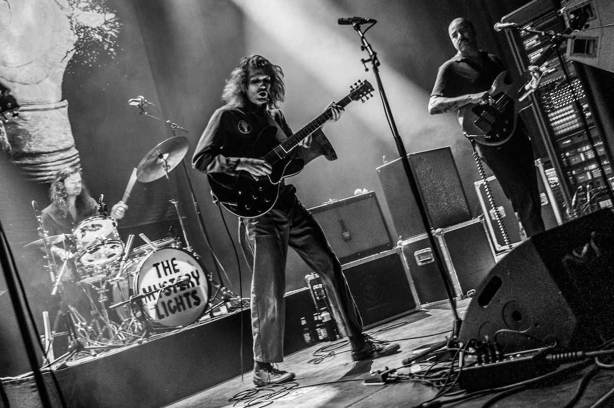 The Mystery Lights @ Nieuwe Nor, picture 1, photographed by Anoek Houben - FrontView Magazine
