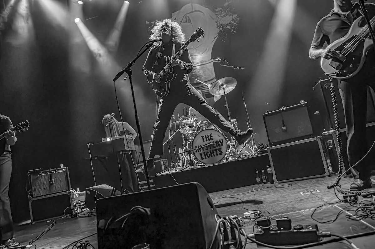 The Mystery Lights @ Nieuwe Nor, picture 11, photographed by Anoek Houben - FrontView Magazine