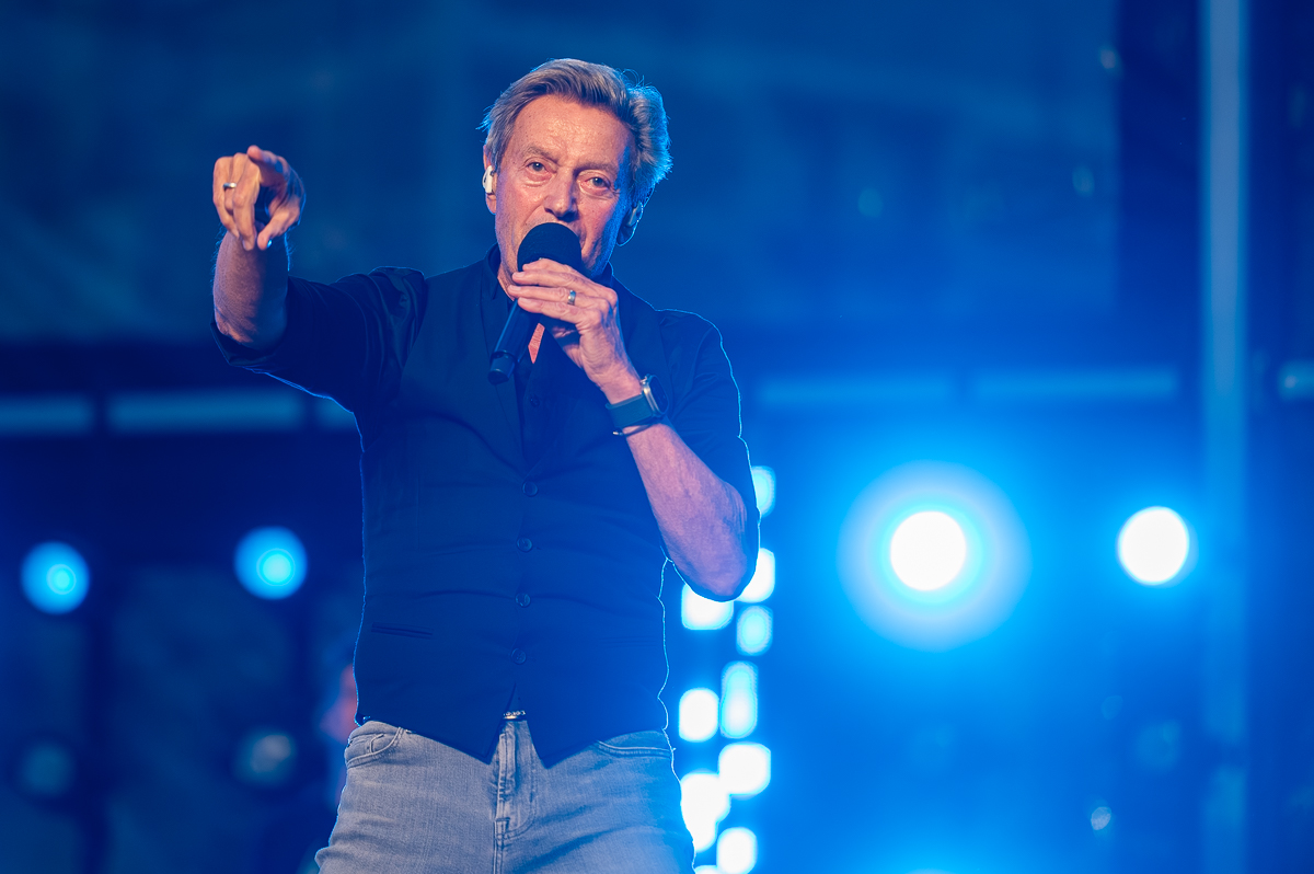 Willy Sommers @ Vlaanderen Feest - Antwerpen, picture 7, photographed by Dimitri Vanlommel - FrontView Magazine