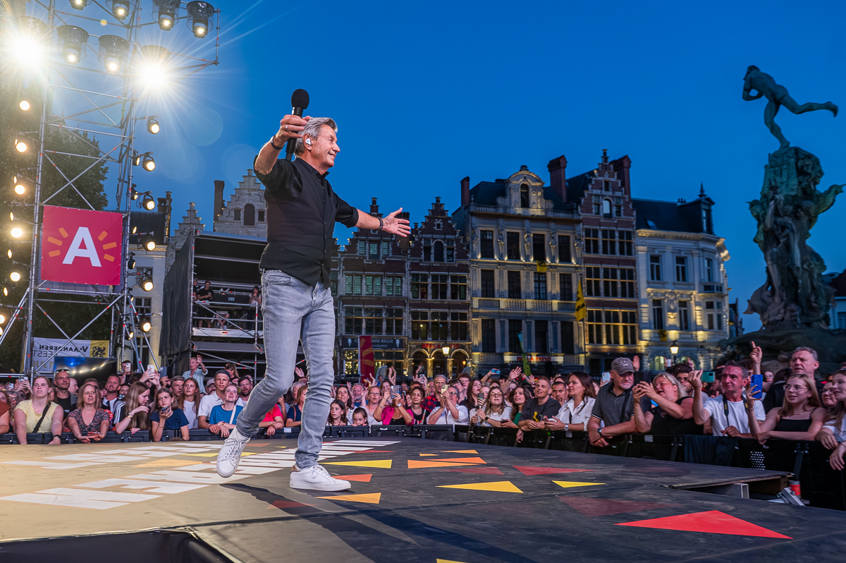 Willy Sommers @ Vlaanderen Feest - Antwerpen, picture 9, photographed by Dimitri Vanlommel - FrontView Magazine