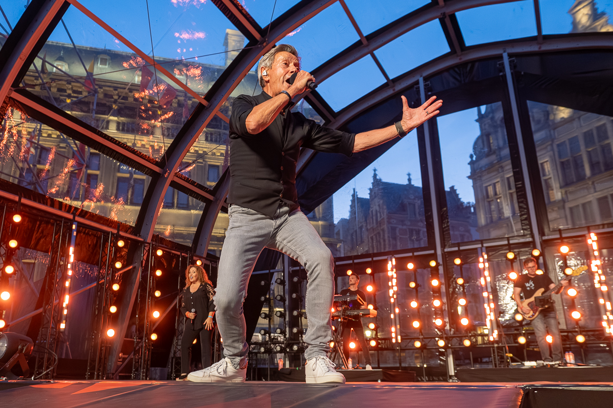 Willy Sommers @ Vlaanderen Feest - Antwerpen, picture 14, photographed by Dimitri Vanlommel - FrontView Magazine