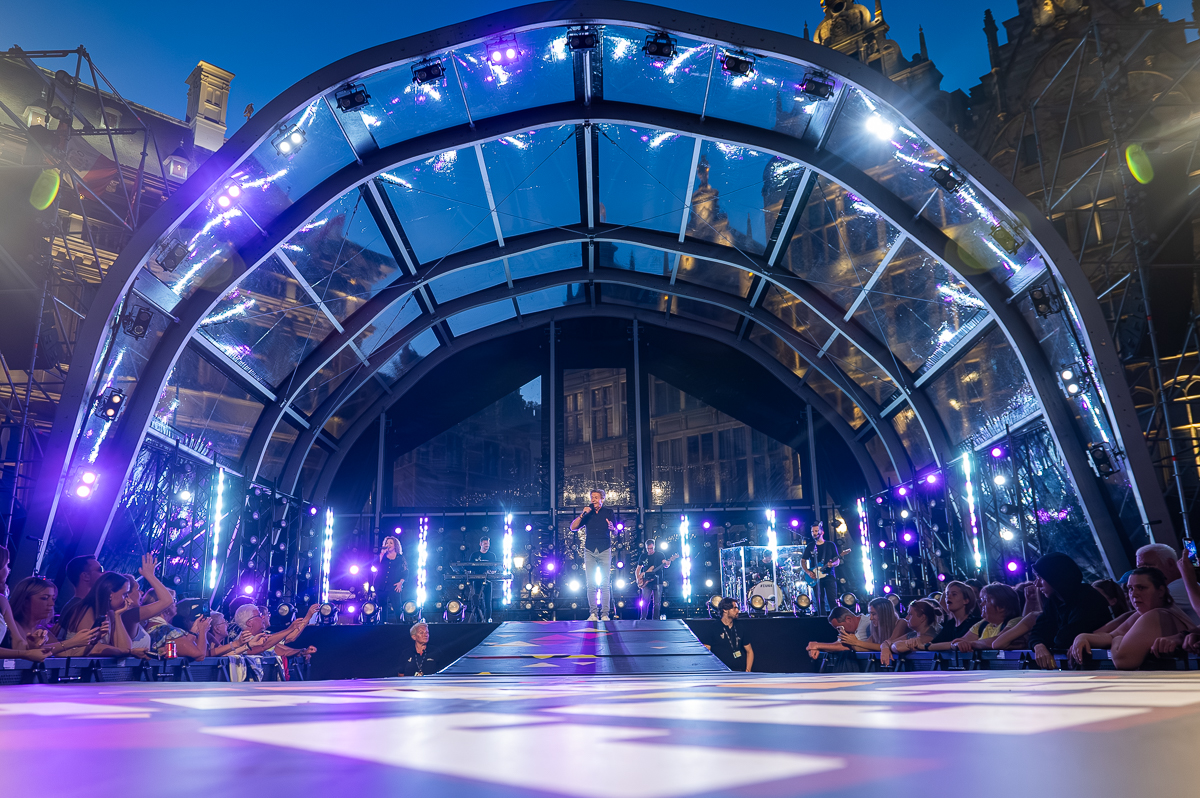 Willy Sommers @ Vlaanderen Feest - Antwerpen, picture 18, photographed by Dimitri Vanlommel - FrontView Magazine
