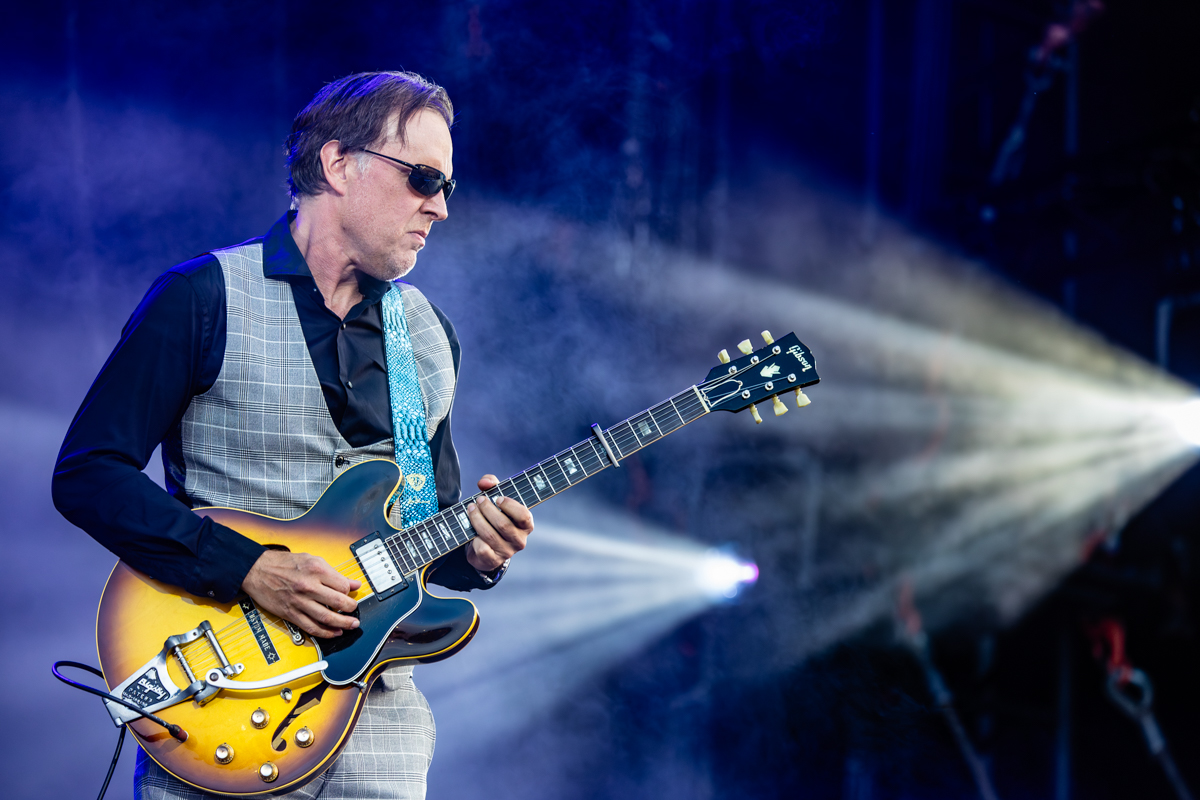 Joe Bonamassa @ Bospop, foto 16, foto's door Dorien Goetschalckx - FrontView Magazine