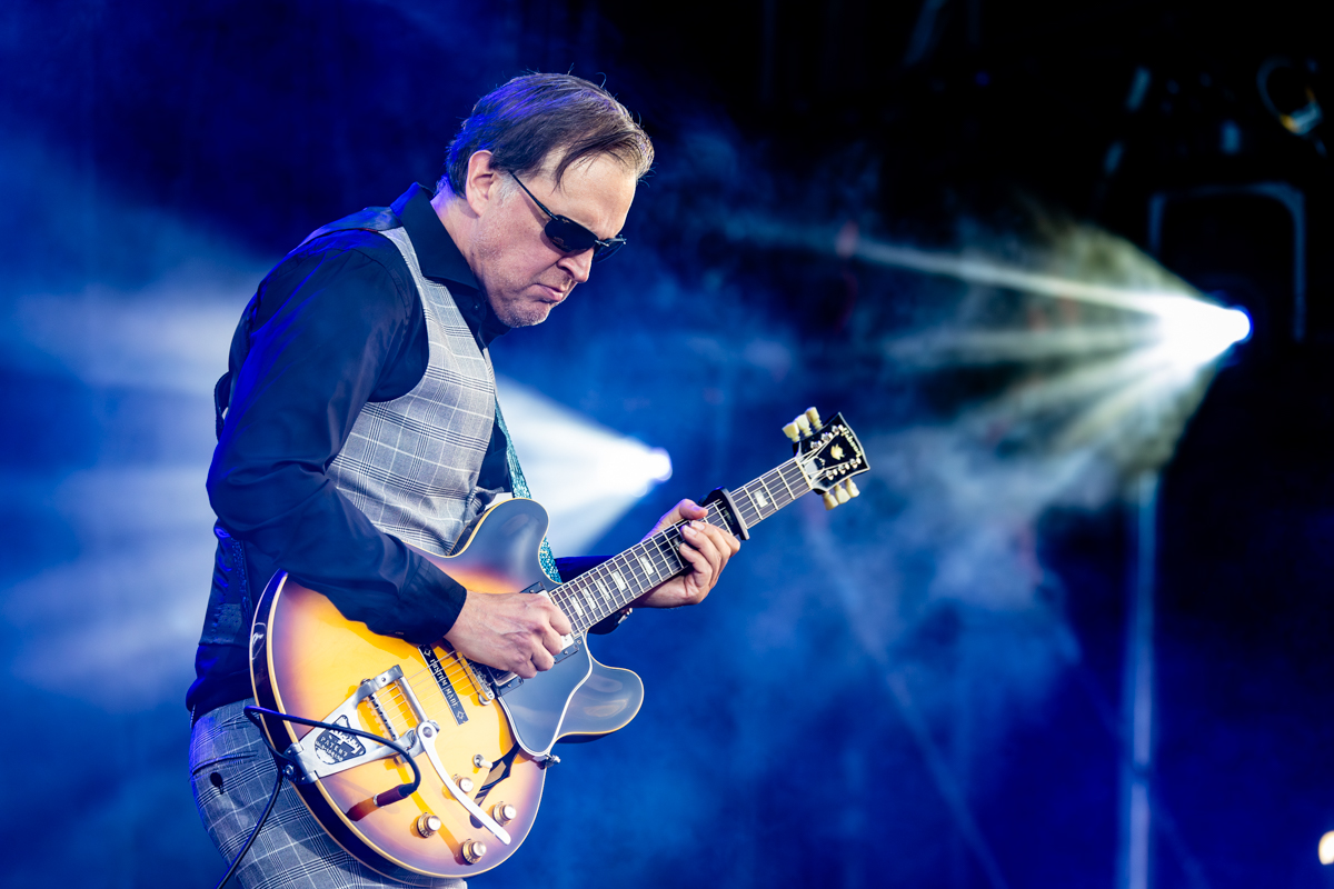 Joe Bonamassa @ Bospop, foto 18, foto's door Dorien Goetschalckx - FrontView Magazine