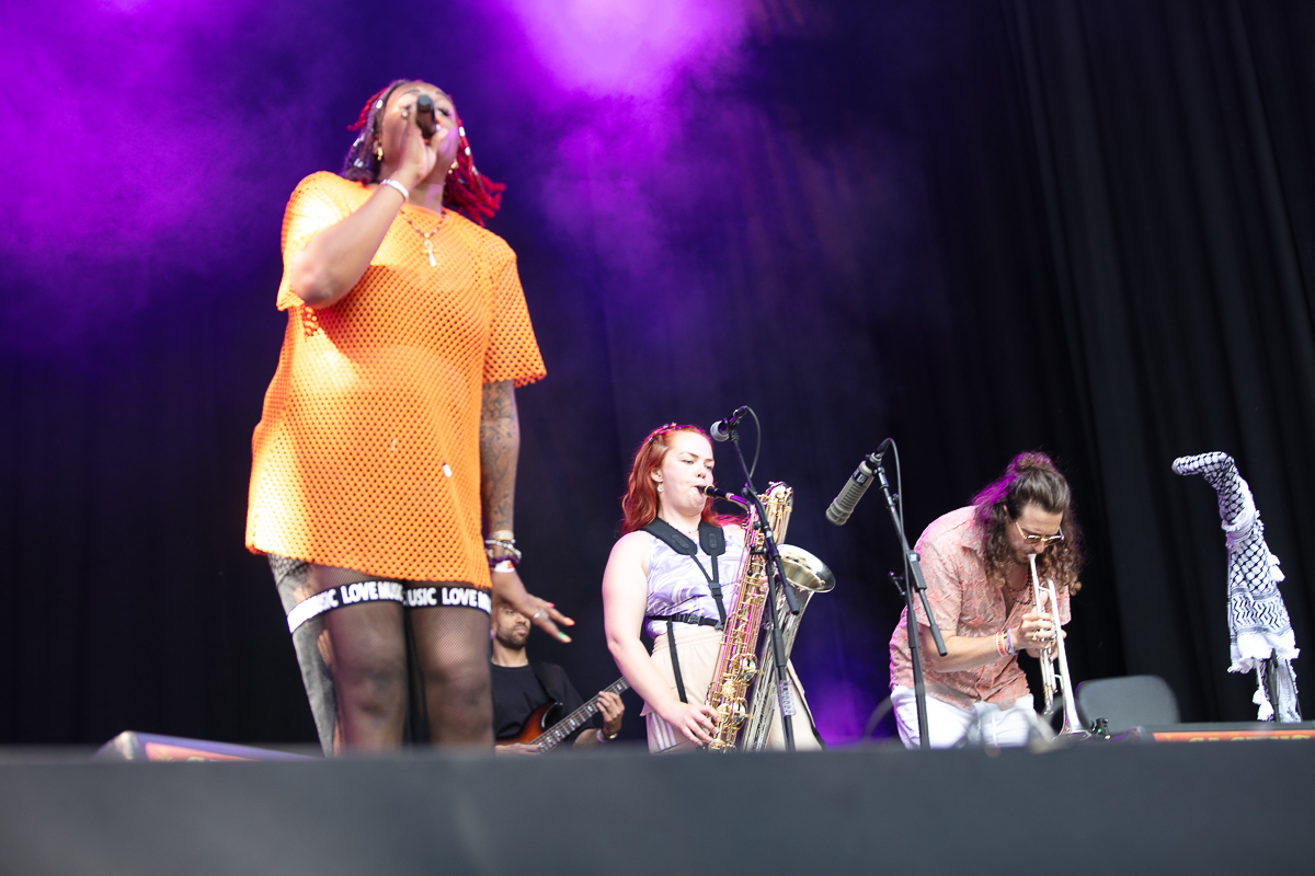 Nubiyan Twist @ Cactus festival, picture 6, photographed by Anais Callens - FrontView Magazine