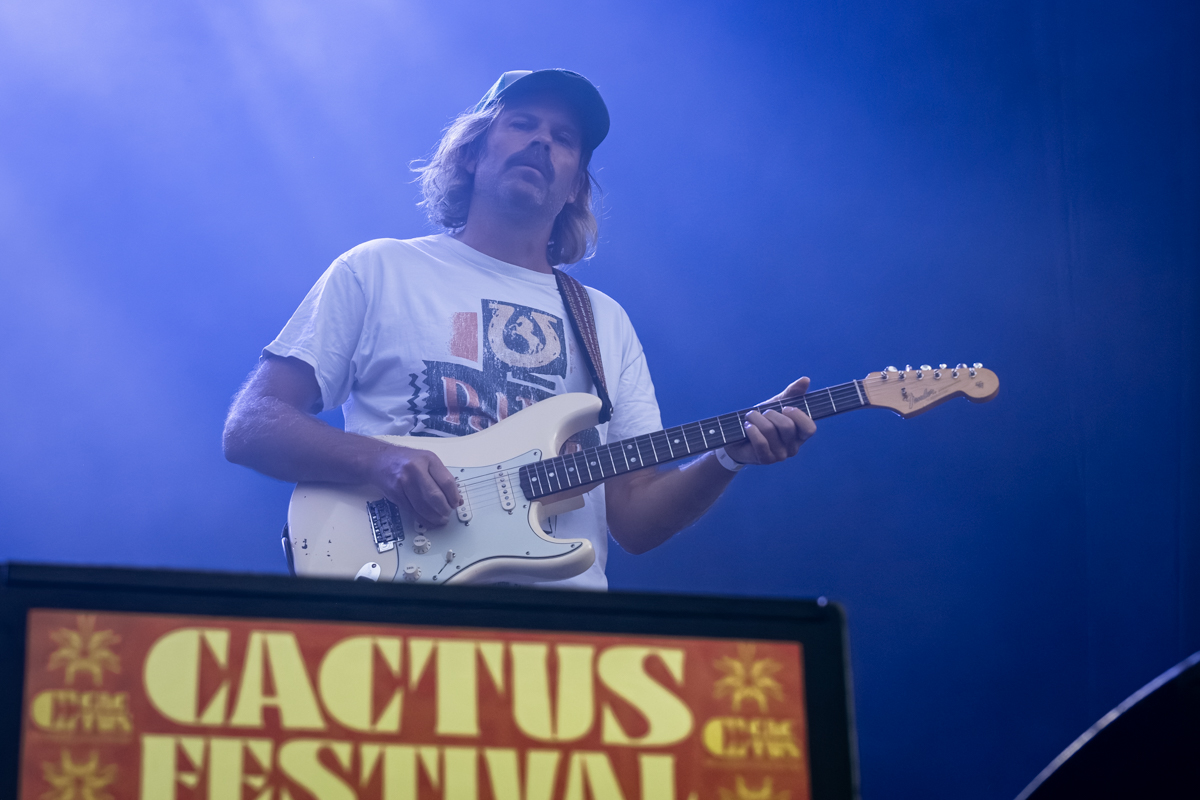 Slowdive @ Cactusfestival, picture 4, photographed by Bart Janssens - FrontView Magazine