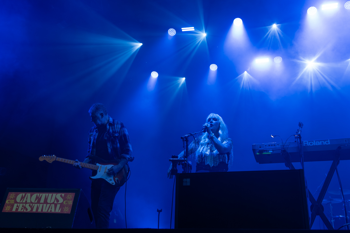 Slowdive @ Cactusfestival, picture 8, photographed by Bart Janssens - FrontView Magazine