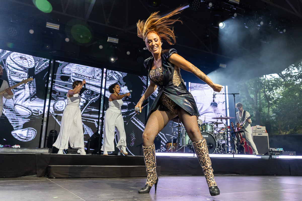 Natalia 20 Years Greatest Hits Tour 2025 @ OLT Rivierenhof, picture 10, photographed by Marc Verdonck - FrontView Magazine