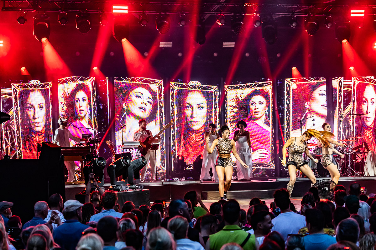 Natalia 20 Years Greatest Hits Tour 2025 @ OLT Rivierenhof, picture 37, photographed by Marc Verdonck - FrontView Magazine