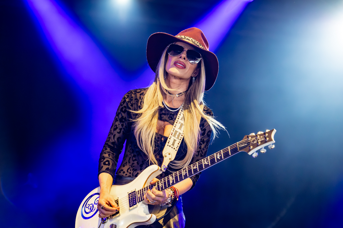 Orianthi @ Bospop, foto 4, foto's door Dorien Goetschalckx - FrontView Magazine
