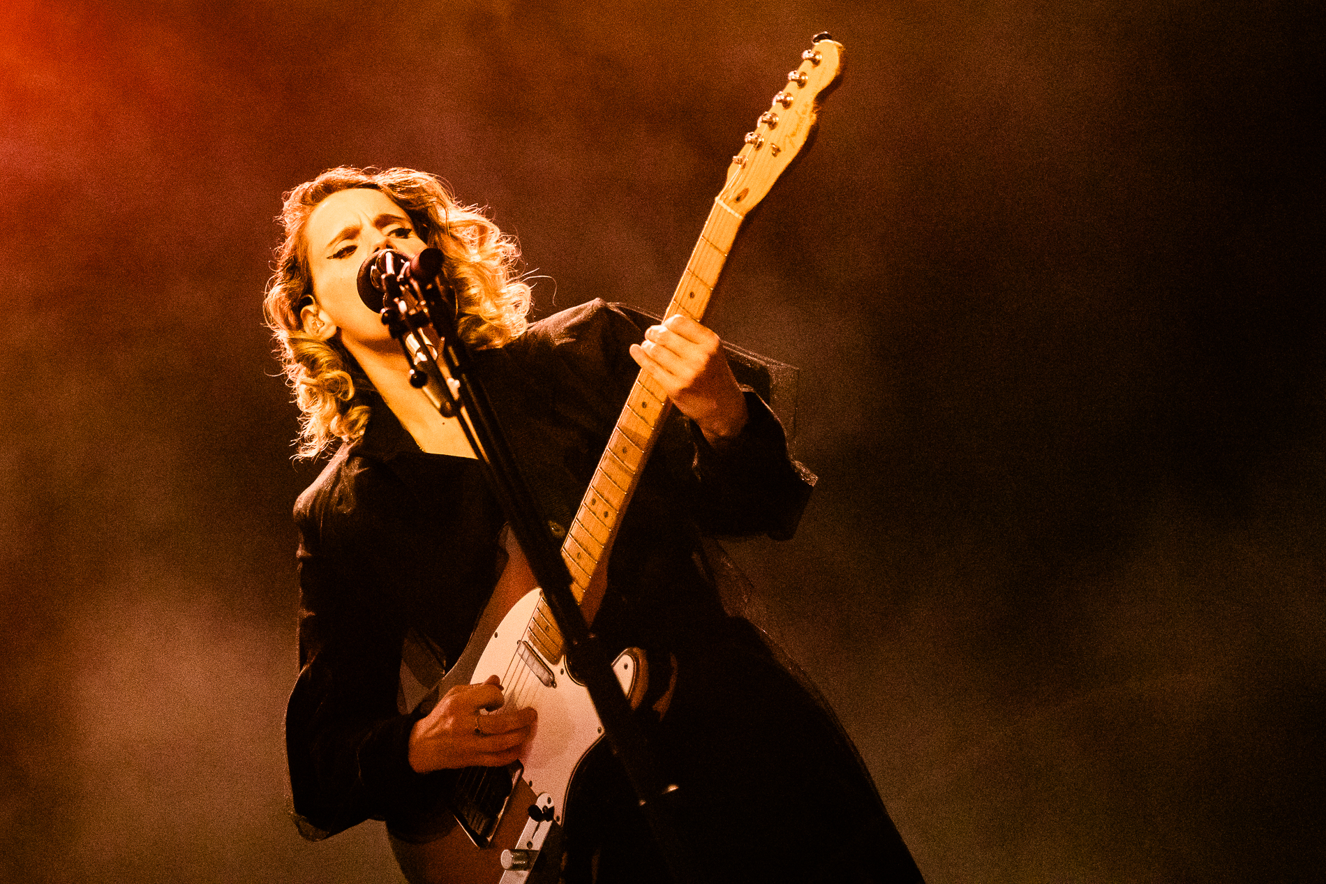 Anna Calvi @ Gent Jazz, foto 2, foto's door Jürgen Bruynooghe - FrontView Magazine