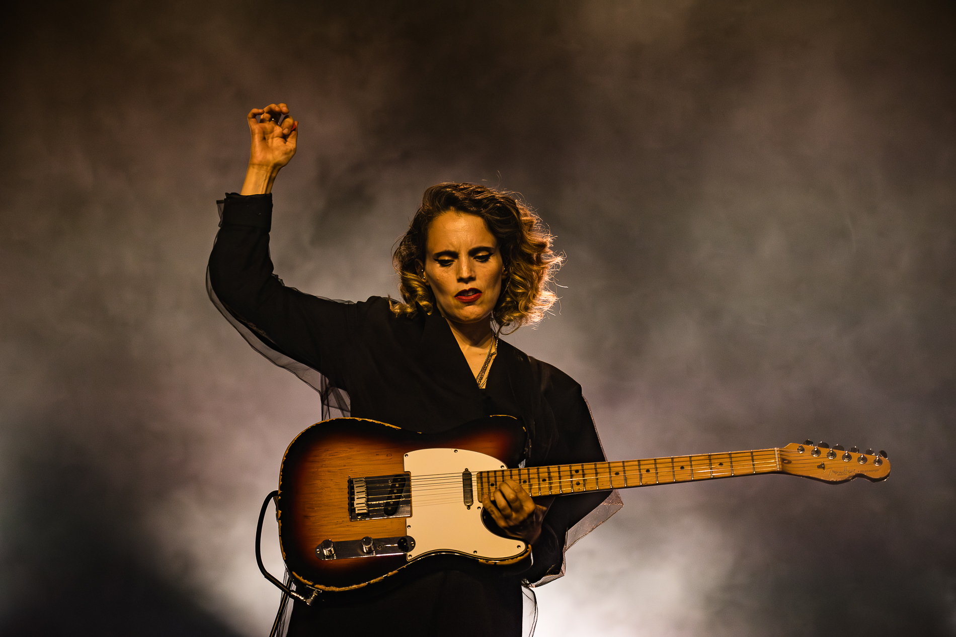 Anna Calvi @ Gent Jazz, foto 16, foto's door Jürgen Bruynooghe - FrontView Magazine